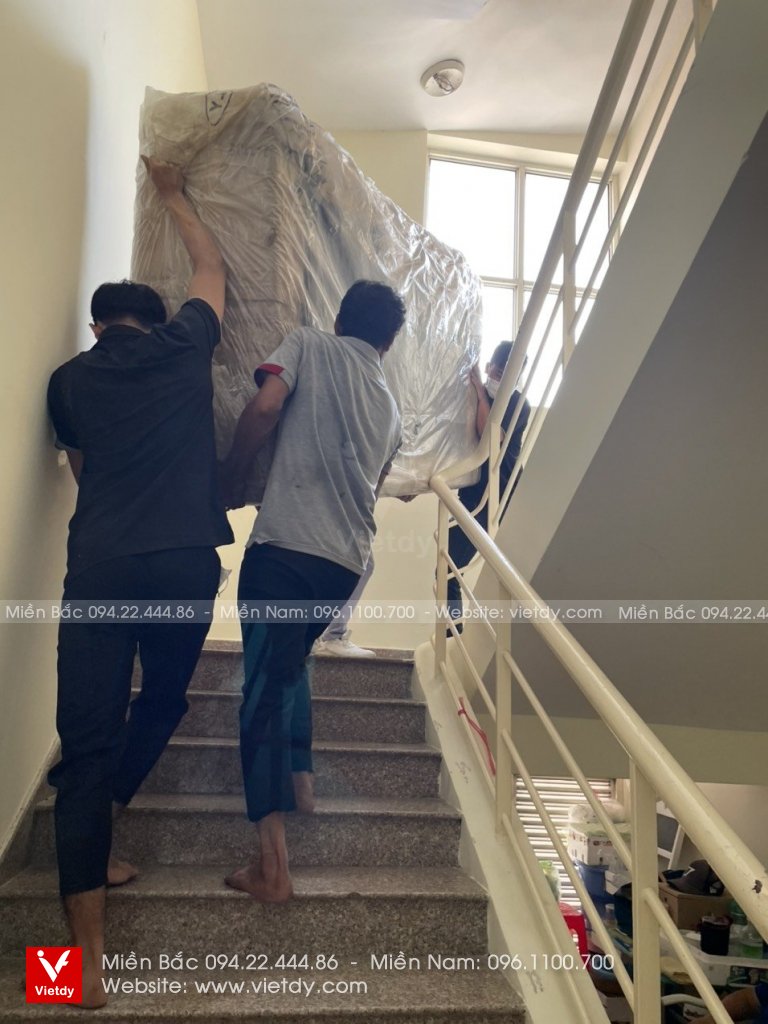 Bàn giao bộ sofa nhập khẩu cao cấp tại Thanh Xuân