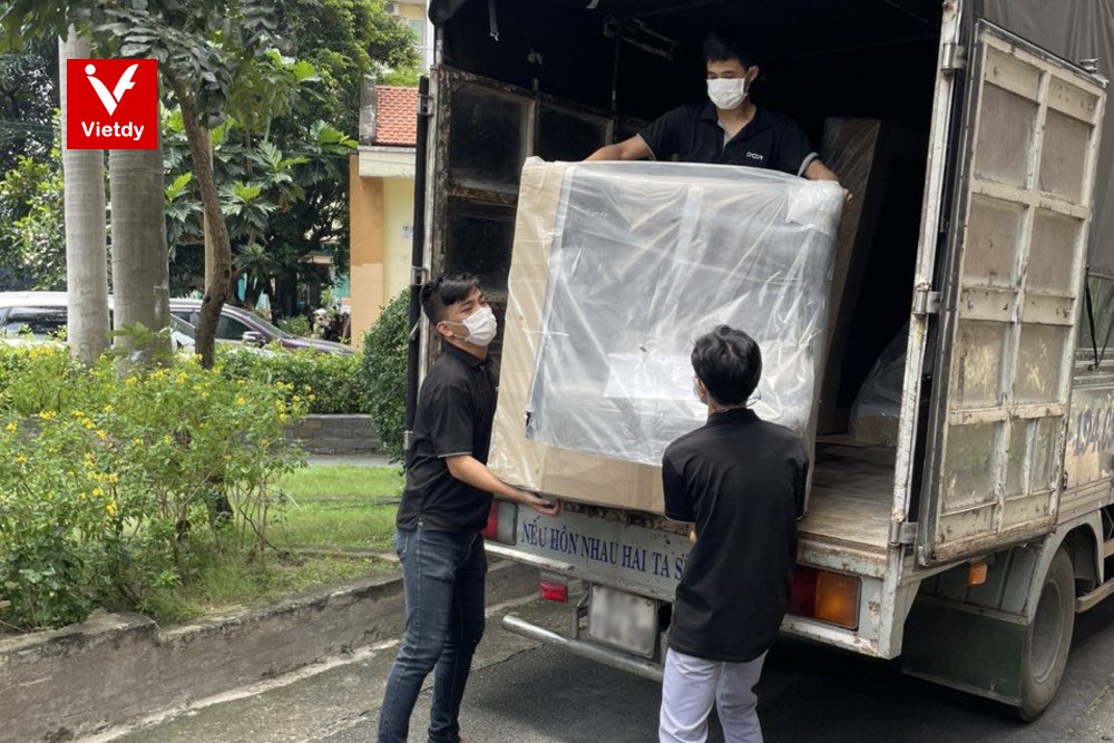 Giao sofa nhập khẩu tại Hà Nội