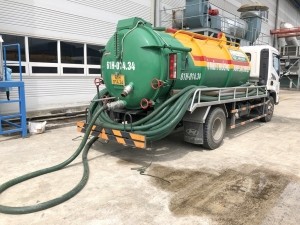 Hút bùn thải xe 4 khối