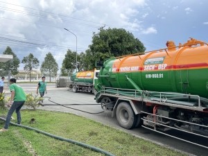 Hút bùn thải xe 15 khối